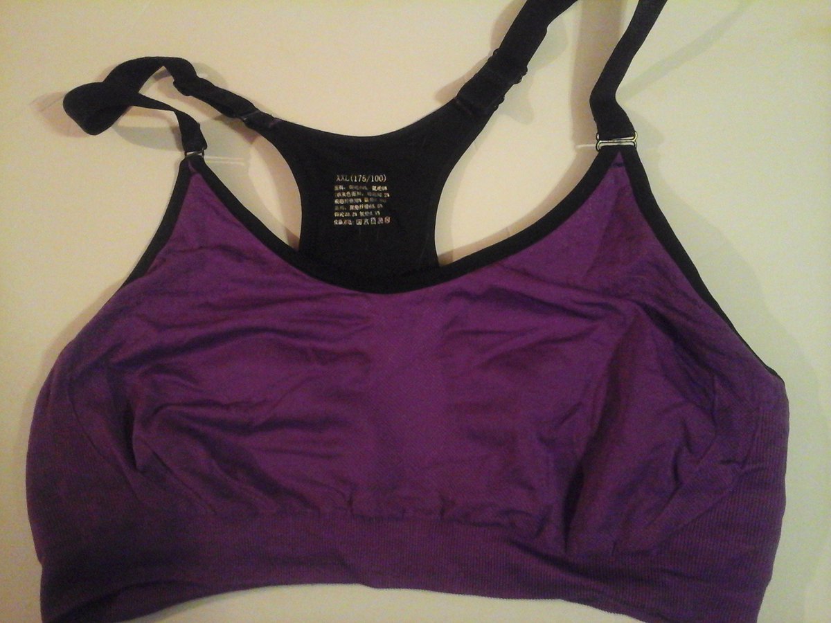 lovemysexyguy's tweet photo. got to #review this sports bra I have had it a little over a week wear to #zumba #gym #workout #confortable one where the #straps don't fall #removablepads #recommend this to any one who works out #yoga #runs #jogs #fitnessclass #weights find it amazon
https://t.co/WYGM6wRBbJ https://t.co/nb8qMXPSTN