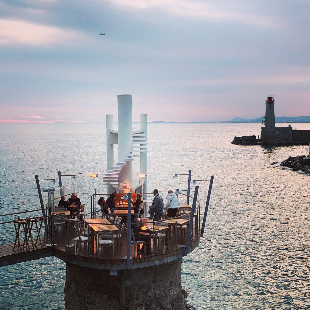 AzurVibes's tweet photo. #Nice places to take your @tinder flame 🔥 in 2018. 🍽
1. Le Plongier 
2. Comptoir du Marché 
3. Jan Restaurant 
Where else? https://t.co/wz8X3KYYeg