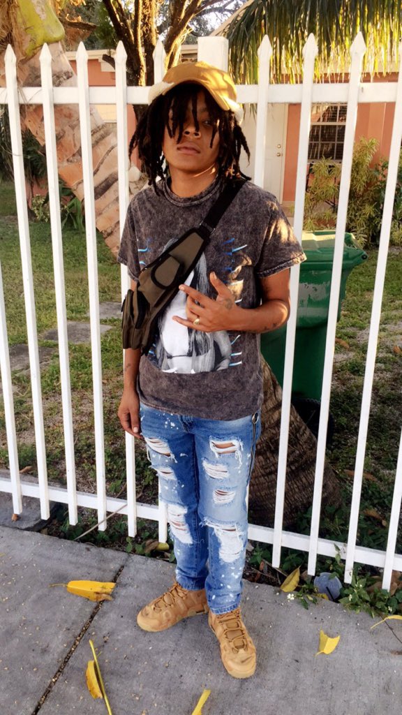 Cooliesuavee_'s tweet photo. #FollowWho....
I do my own dirt no need to take another niggga route out! https://t.co/qkKrfapAej