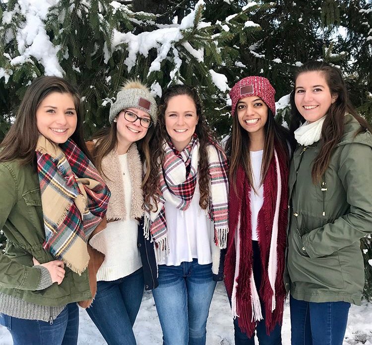 ast_mcdaniel's tweet photo. 💛 Happy New Years Eve from the lovely ladies of AST! This has been such an amazing year for all of our sisters and we can’t wait to see what 2018 holds for us! 💚 https://t.co/p0Gd1J3kOf
