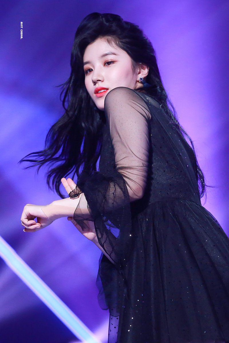 mintcream1114's tweet photo. 🤒
#시연 #프리스틴   
#mintxiyeon #moon🌙 https://t.co/Z1nP91ViCa