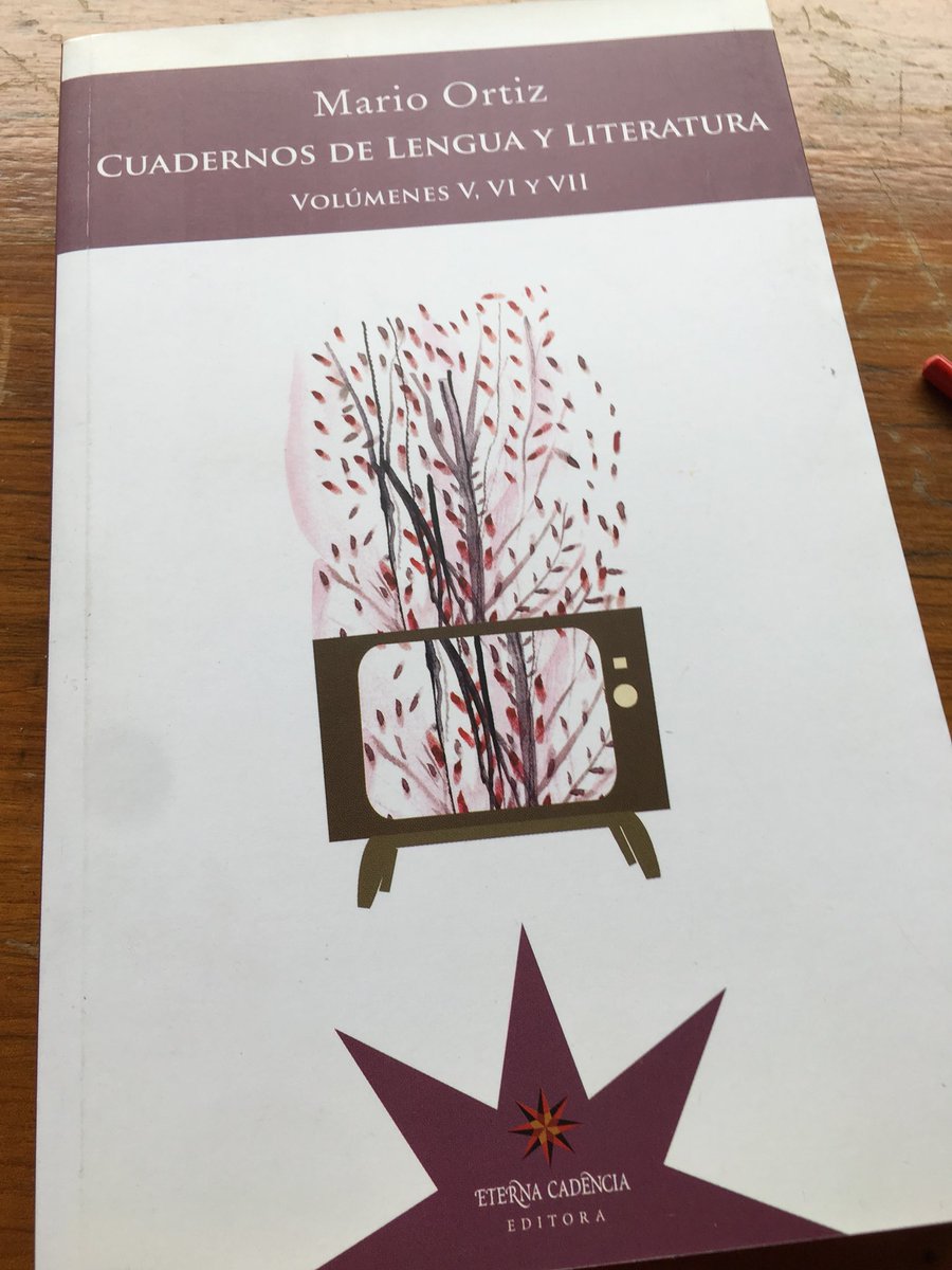 julietav's tweet photo. Cuatro libros favoritos de este año:
Mario Ortiz con su extraño y maravilloso mundo, Flaubert y sus cartas dando grandes consejos, Carrére hablando de un escritor ruso, Zelarayán maravilloso, dan ganas de leerlo en voz alta por las calles de Buenos Aires.
#lecturas2017 https://t.co/AfgalBBEf0