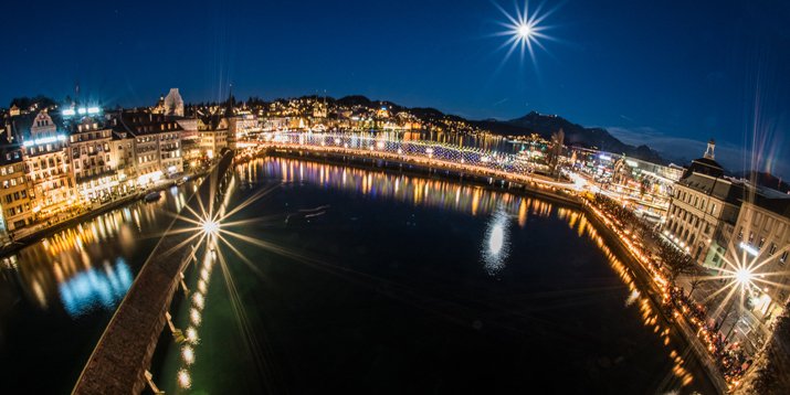 IDEASchweiz's tweet photo. 5000 Christen feierten in Luzern Christus als das Licht der Welt. #freikirchen #schweizerischerevangelischerkirchenbund #peterschneeberger, #gottfriedlocher, #Felixgmür #boppi #andreasboppart #explo17 #Lichterfeier #jesus #silvester https://t.co/oL40SVs1ML