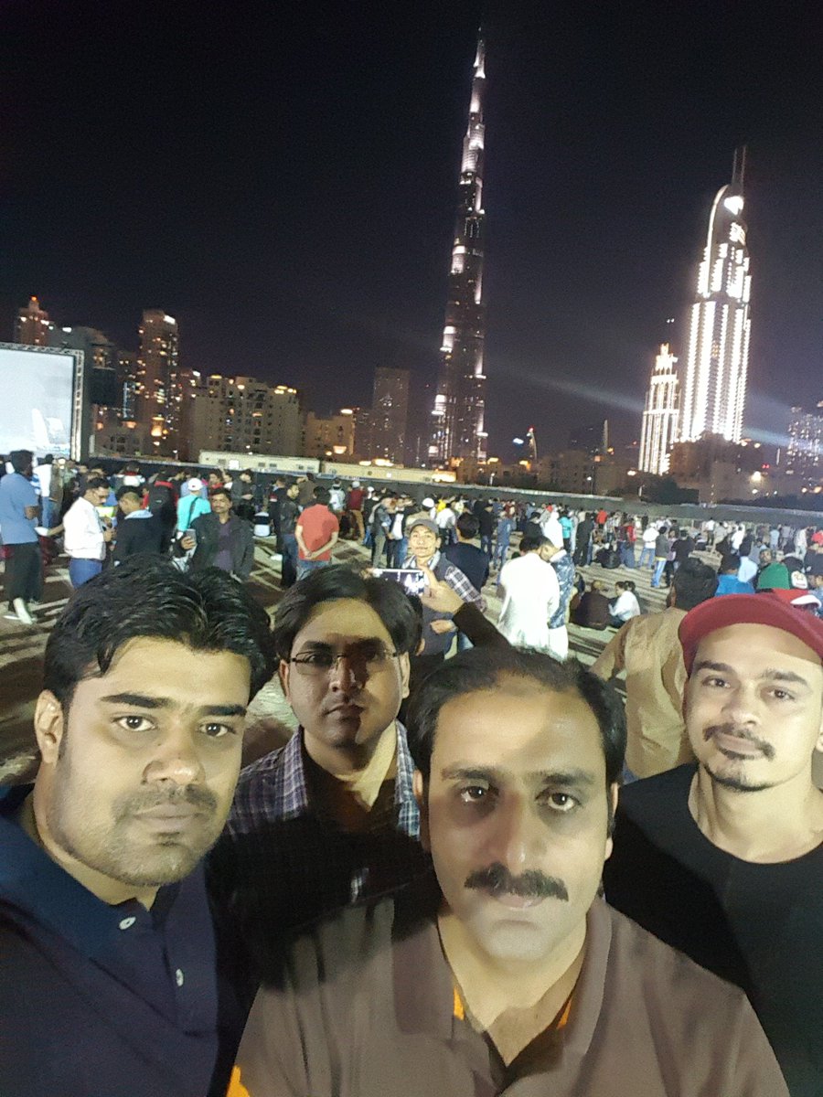 New year eve at Burj Ul Khalifa #LightUp2018 #MyDubaiNewYear