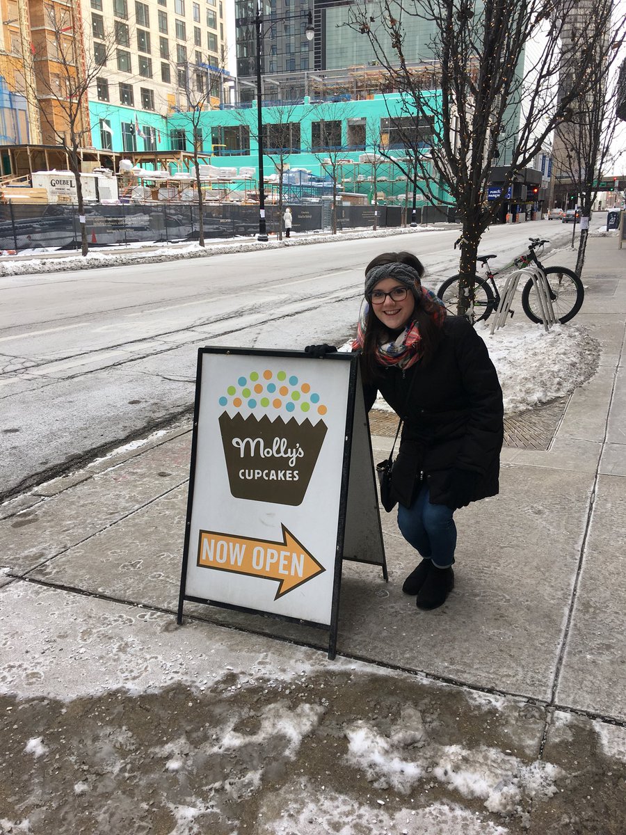 Needed to make a quick stop  @MollysCupcakes! So good 