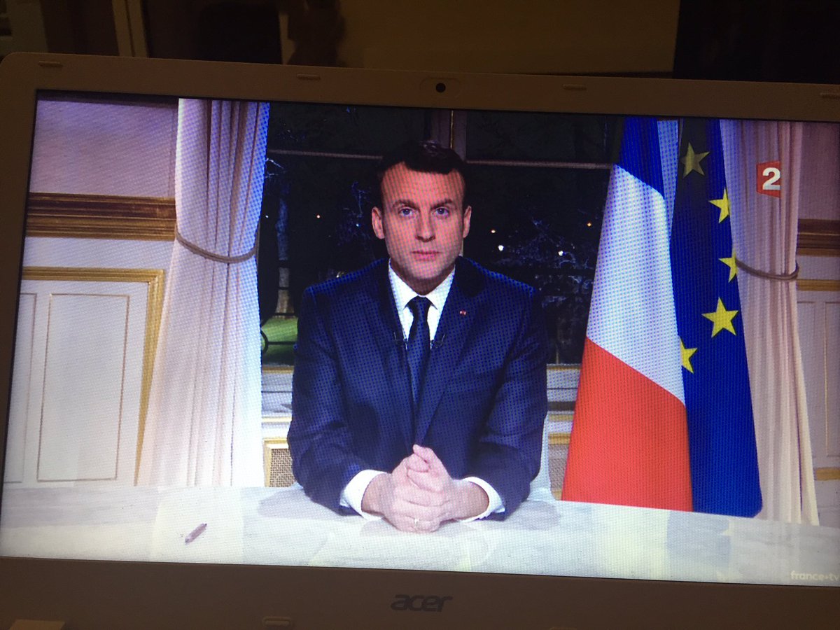 Très classique ces premiers voeux. Tant sur le fond que sur la forme. #Macron20HWE