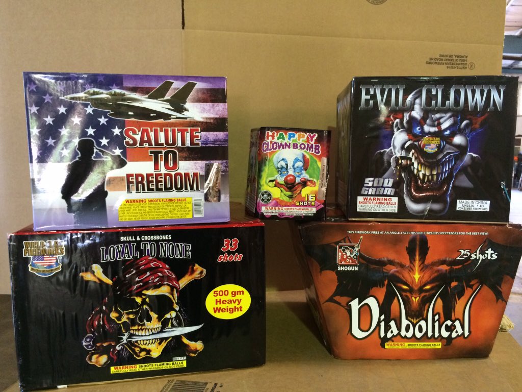 GrandSlamFW's tweet image. Time to Celebrate the New Year!  Visit our sales location in the Washougal Bi-Mart parking lot.  Or in Battleground on Main Street next to the Shell station.
Get the world famous EXCALIBUR or one of our Heavy Loaded 500g multishot displays.    #fireworks #newyear #2018