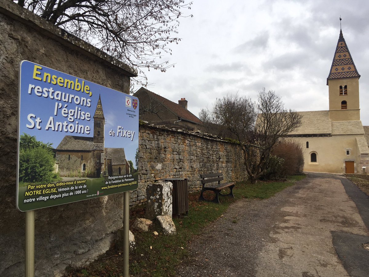 LevyGuillaume's tweet photo. En 2018, prenons soin de nous, de nos proches et de notre patrimoine. Voici l'église romane de #Fixey (Xe siècle), en Côte d'Or, qui vient de bénéficier d'une merveille de restauration. Bonne année 🎊🥂 https://t.co/ntkqpI0JLL