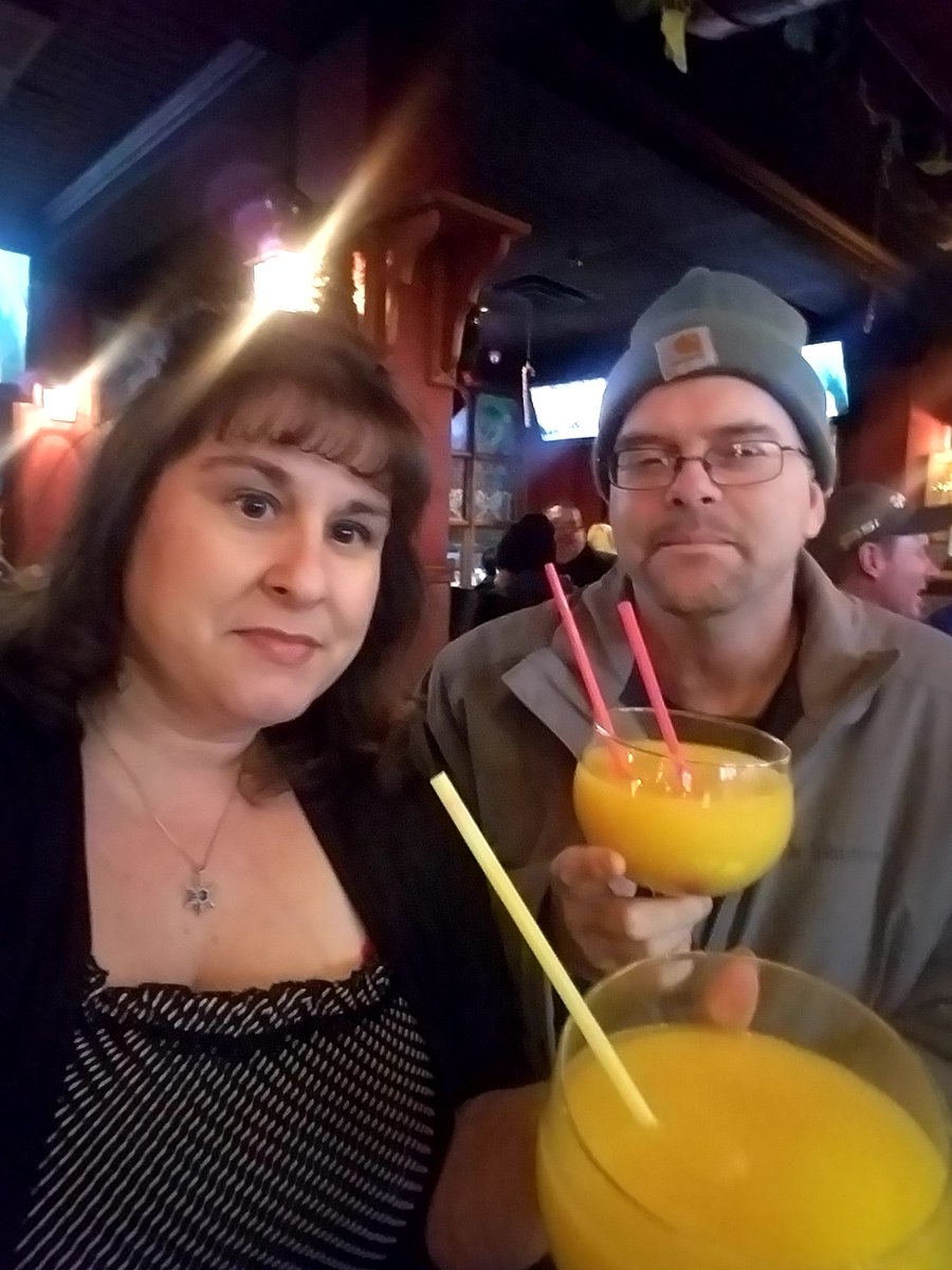 angelacapes's tweet photo. Date night https://t.co/qkWtjnmTRR