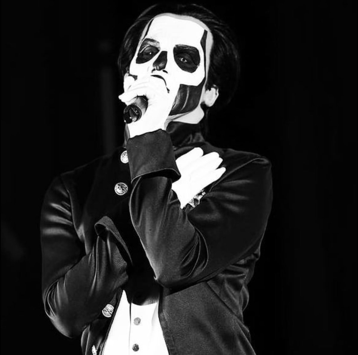 ✨I wish y‘all an unholy new year. Stay naughty!✨