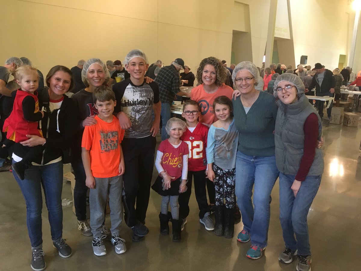 zink_kathy's tweet photo. Trailwood families packing meals for El Salvador #arrowsout, @trailwoodsmsd https://t.co/FWB9crh7HL