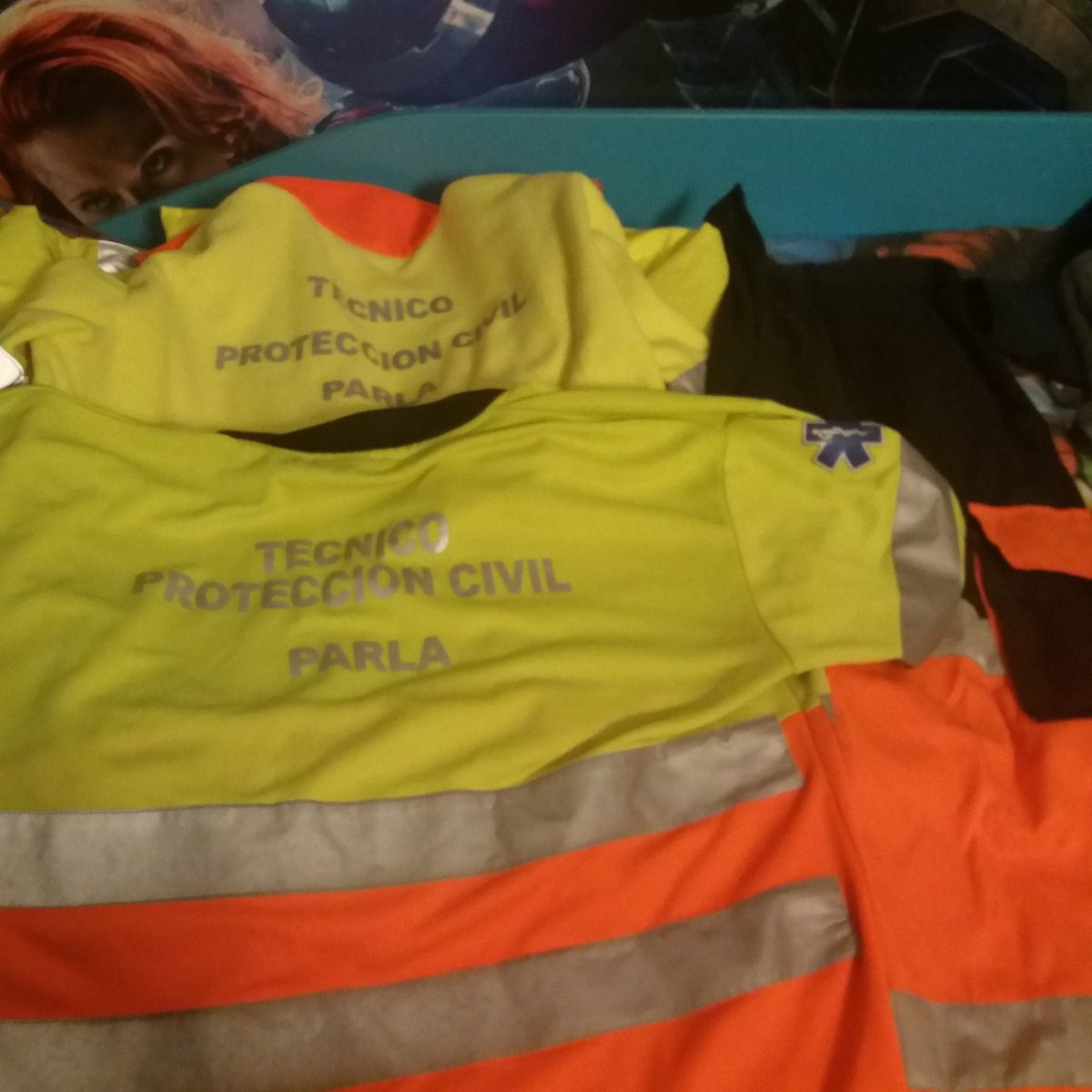 Esta noche he cambiado el traje de fiesta por el úniforme. 
#lasprotescuentan