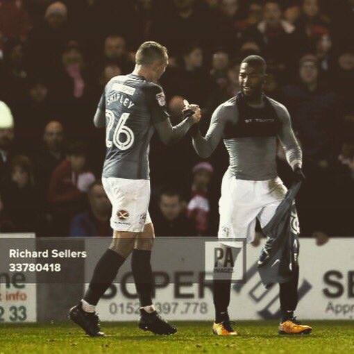 Shipperz26's tweet photo. 2017 has been a great year and hopefully 2018 will be even greater🙌🏻 Happy new year everyone💙 #PUSB https://t.co/BW9lbVl6o3