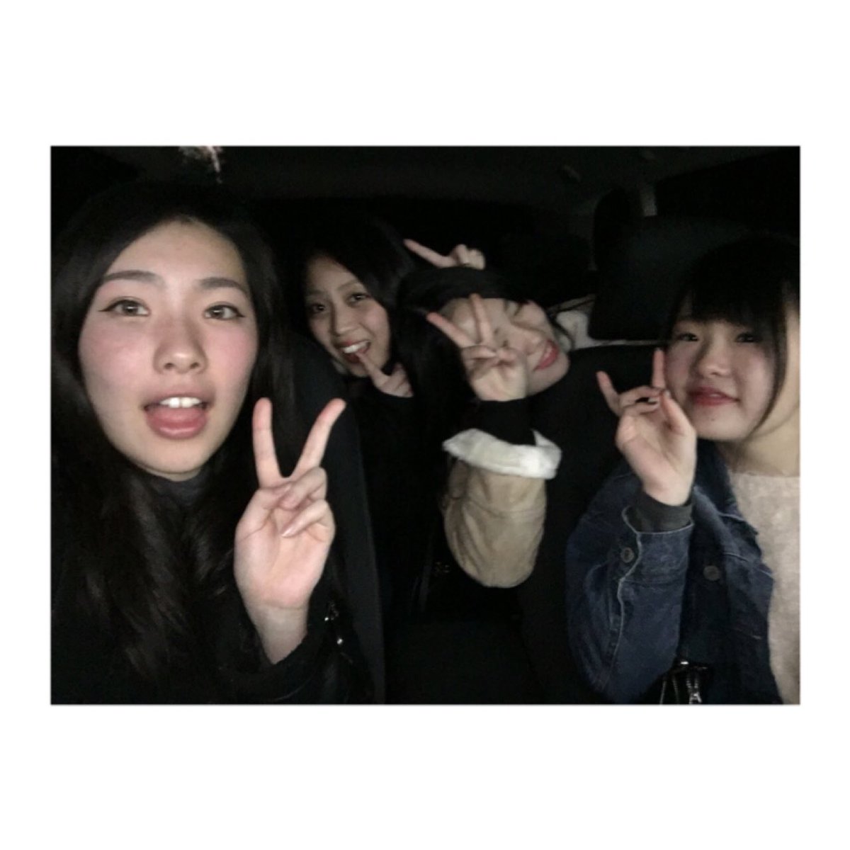 mrkmked0's tweet photo. あけましておめでとう🤪🌟
おみくじ大吉幸せ感じたーー
やっぱり面白かたけど
睡魔には勝ちきらんや💭
ありがとう3人ちゃん💋💋 https://t.co/1L2twKI1wq