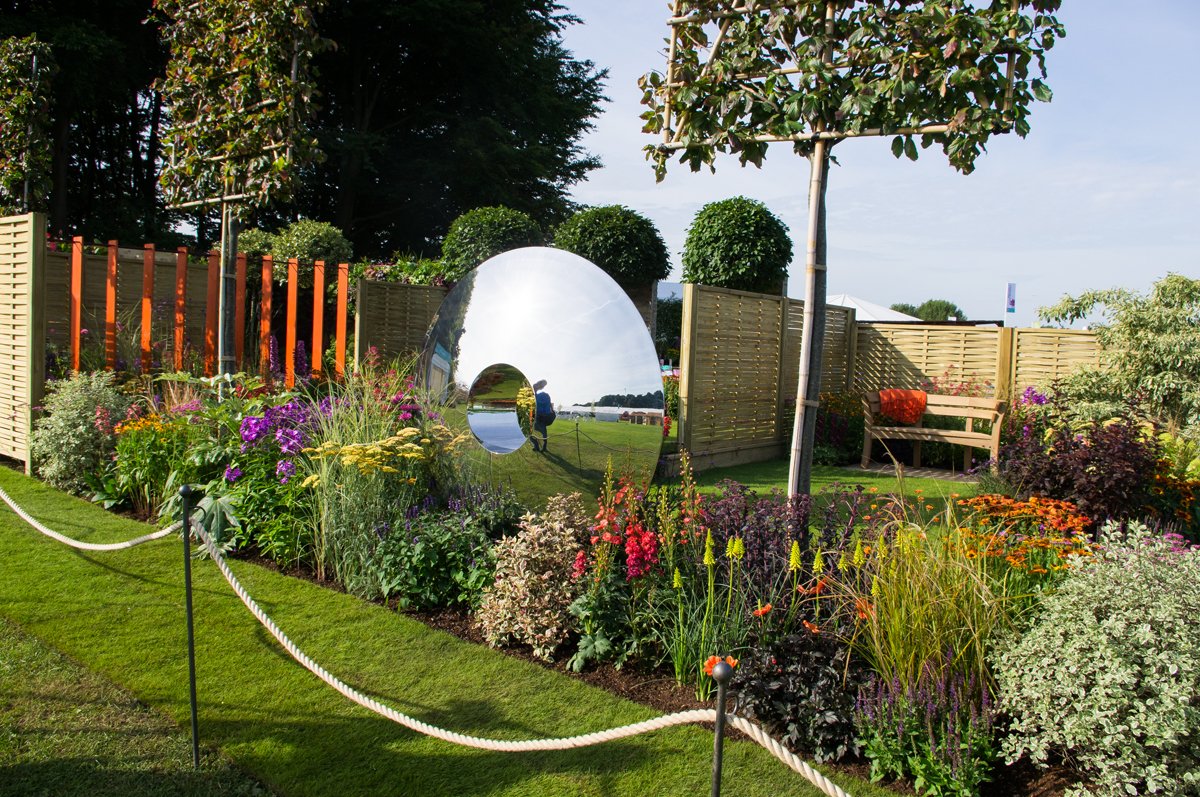 TimHowellX's tweet photo. 2017 was a great year for show gardens: @OuterSpacesGD; @warnesmcgarr; @DreamscapeGdns; @LillyGomm of @PittsandLilly; at #RHSTatton https://t.co/etqdGZCatU
