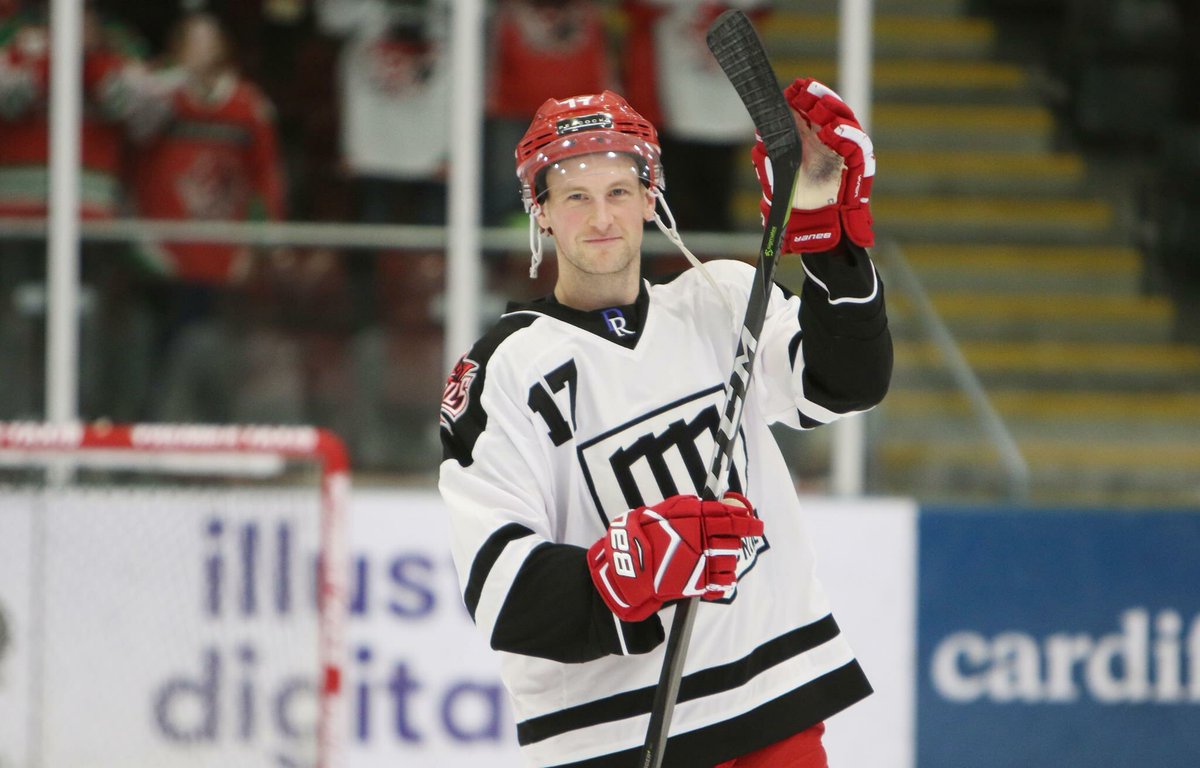 Best moments of 2017 😈🎇 

October 24th - celebrating our longest serving current Devil at <a href="/mr17testimonial/">mr17testimonial</a>! #2017DevilsMoment