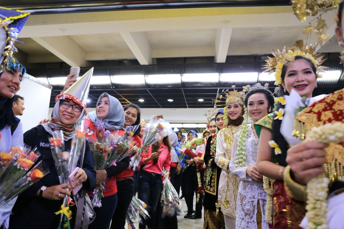 Selamat Tahun Baru 2018. Pelihara persatuan, menangkan persaingan, jayalah Indonesia! 🇮🇩🇮🇩🇮🇩🇮🇩