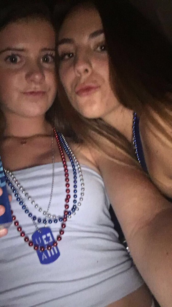 Im_macie's tweet photo. Happy 18th to this wacko!!! Loveee you💛💛 https://t.co/ROTo9FwB59