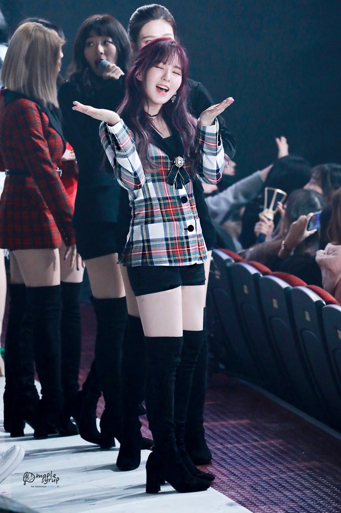 maplesyrup0221's tweet photo. 180101 MBC가요대제전💙
레벨들도 러비들도 
새해 복 많이 받으세요~🙆🏻
#웬디 #Wendy #레드벨벳 https://t.co/OqiP0hQ9YI