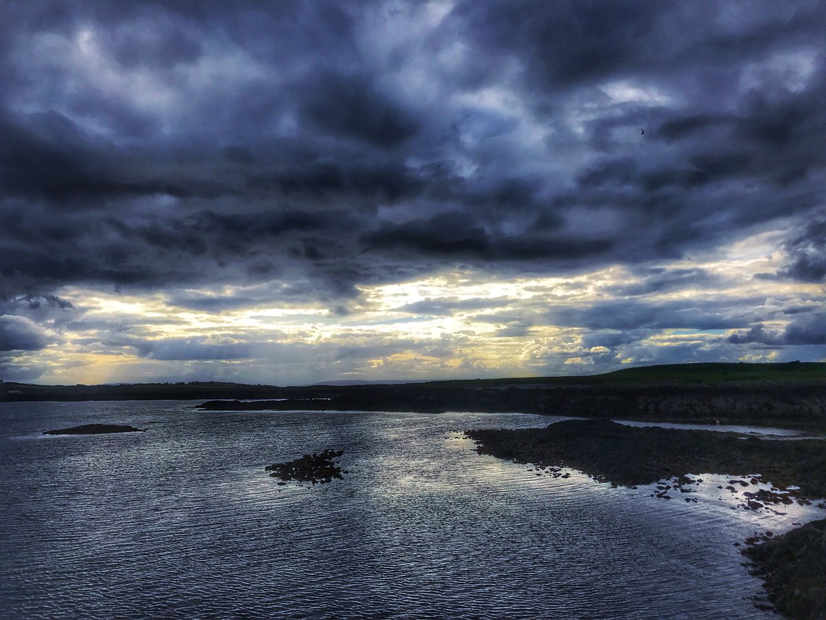 New horizons just around the corner! ❤️ onwards and upwards for everyone’s 2018! Wishing you all a wonderful new year filled with love and happiness and laughter!  #NewYearlive #life #love #newyearseve #newyear #newyear #allthefeels #happy #newyear #newchapter #newchallenges