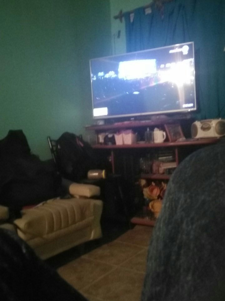lachechy2025's tweet photo. Manga de putos tvp y lpm me cortaste la mejor parte 😡😡😡😡 #Festivalpais18 https://t.co/Sr1nQInPKg