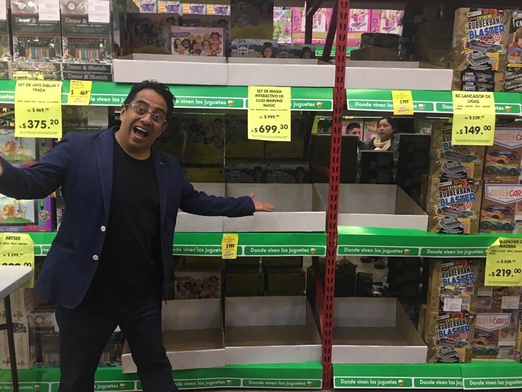 processo4miguel's tweet photo. No sólo vaciamos los estantes...agotamos el producto en Puebla!!
Viva la magia!!! https://t.co/f9XTzGQTej