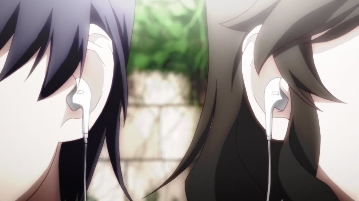 忍野 扇 در توییتر イヤフォンといえば 花物語のop 神原先輩と沼地 先輩 のこのシーンでも 使ってらっしゃいましたよね こっちはちゃんと インナーイヤー型ですし ジャストミートです しかしまあ この後の展開からして 気軽に こんな使い方もしてみたいよね