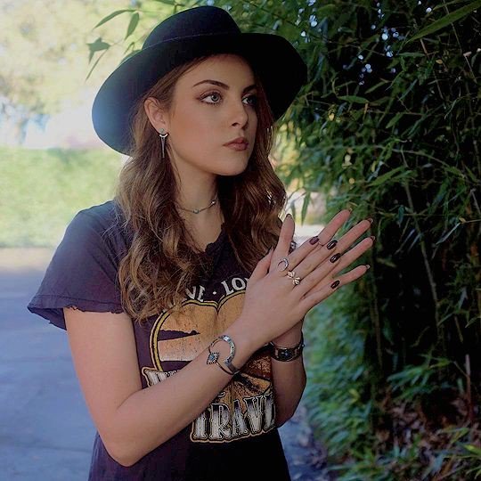 Mood: Aesthetic witch.