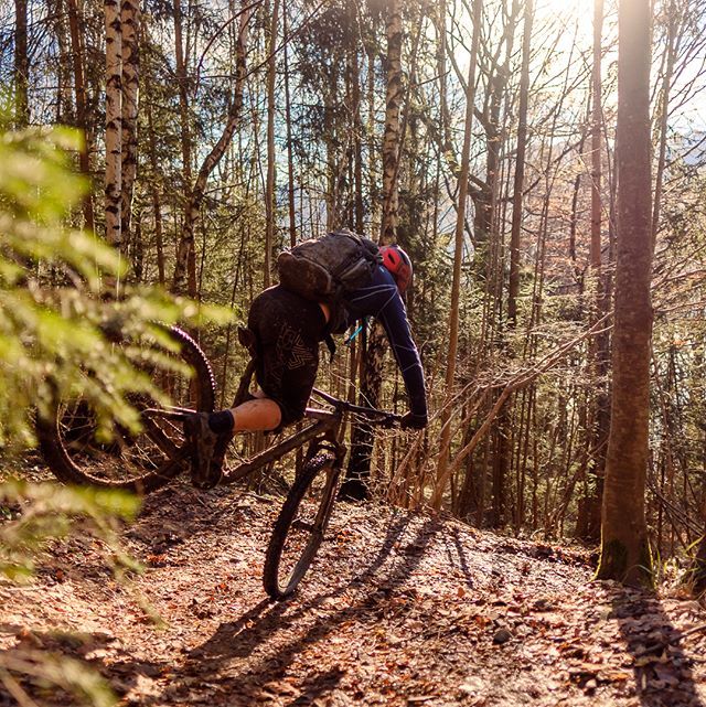kirstensoerries's tweet photo. What a nice First #neureuth today. Bergauf viel Schnee und Eis aber bergab echt #Deluxetrails / #neureutheralm #firstride #enduro #hightowerlt #cycling #mountainbikelife #outdoor #mountainbike #biketour #tegernsee https://t.co/GGVyDHWRbN