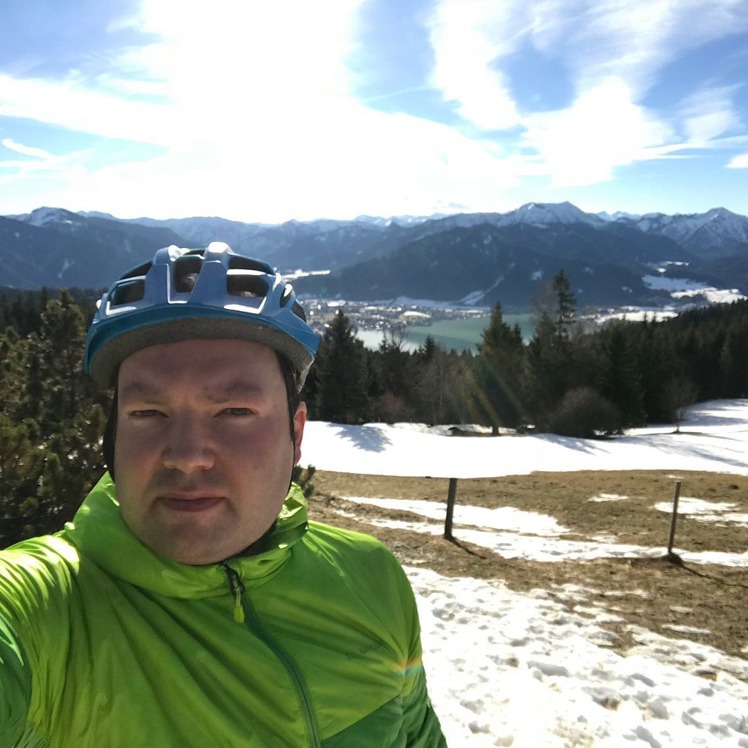 kirstensoerries's tweet photo. What a nice First #neureuth today. Bergauf viel Schnee und Eis aber bergab echt #Deluxetrails / #neureutheralm #firstride #enduro #hightowerlt #cycling #mountainbikelife #outdoor #mountainbike #biketour #tegernsee https://t.co/GGVyDHWRbN
