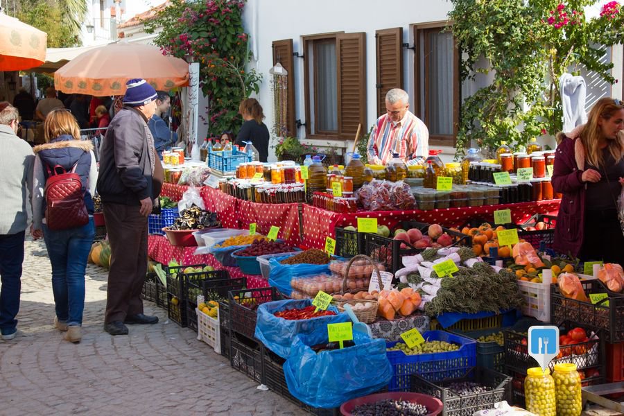 TEOS MARİNA'DA 4 MEVSİM DENİZ SEZONU
Kim demiş deniz sezonu bitti diye. 6 Ocak Pazar günü İzmir'in yanı başında teknelerini bağlamış olma avantajını kullanan 93 yatçımız palamarları çözüp denizin tadını çıkarttı. İzmir'de doğaya ve huzura ulaşmanın en kestirme yolu Teos Marina...