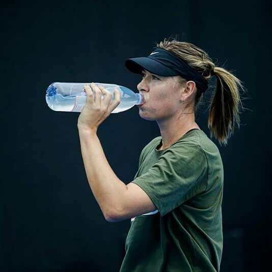 jheannie77cs's tweet photo. Ohh well, here she comes..😍💪 @MariaSharapova on court practice in Melbourne and getting ready for the Australian Open 🎾🏆 I cannot wait! Goodluck Maria..👊 #australianopen18 https://t.co/3fEYoGC4iU