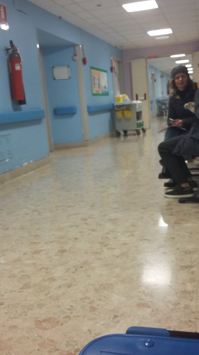 ElenaCardin43's tweet photo. Feeling like in The Resident but I'm scared to death #needels #hospital https://t.co/z4eDVeII10