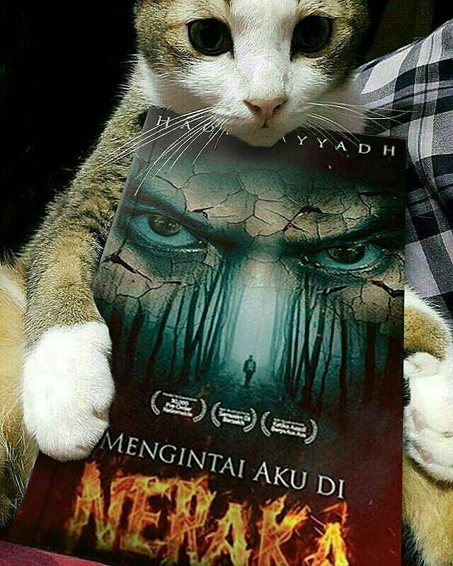 HF_Collectionz's tweet image. Ambe Doh Order doh.. Mung bile lagi?? Horr.. mari order dekat @buku_insaf lening jugop. .
.
Banyok promosi nok bagi kepada sape2 yang terawal. Mari2 sinim..#Mengintaiakudineraka
.
.
.
JOM PRE ORDER SEKARANG!
.
.
Hubungi 01111659603