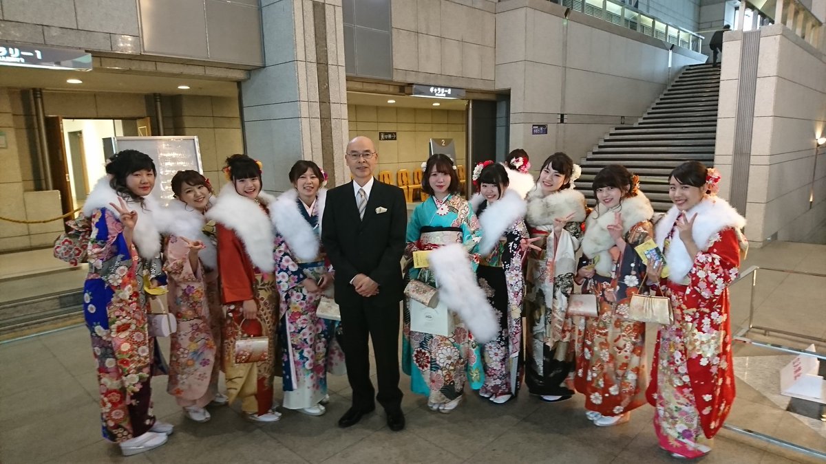 もふあい On Twitter 葛飾区 成人式 新成人の皆様 おめでとう ございます 葛飾区からの記念品が無かったと聞きました 要らないと言う人も居るかもしれませんが 寂しくないですか 正直ケチだと思いませんか 記念品は無いけど 新庁舎は建てると言う事です