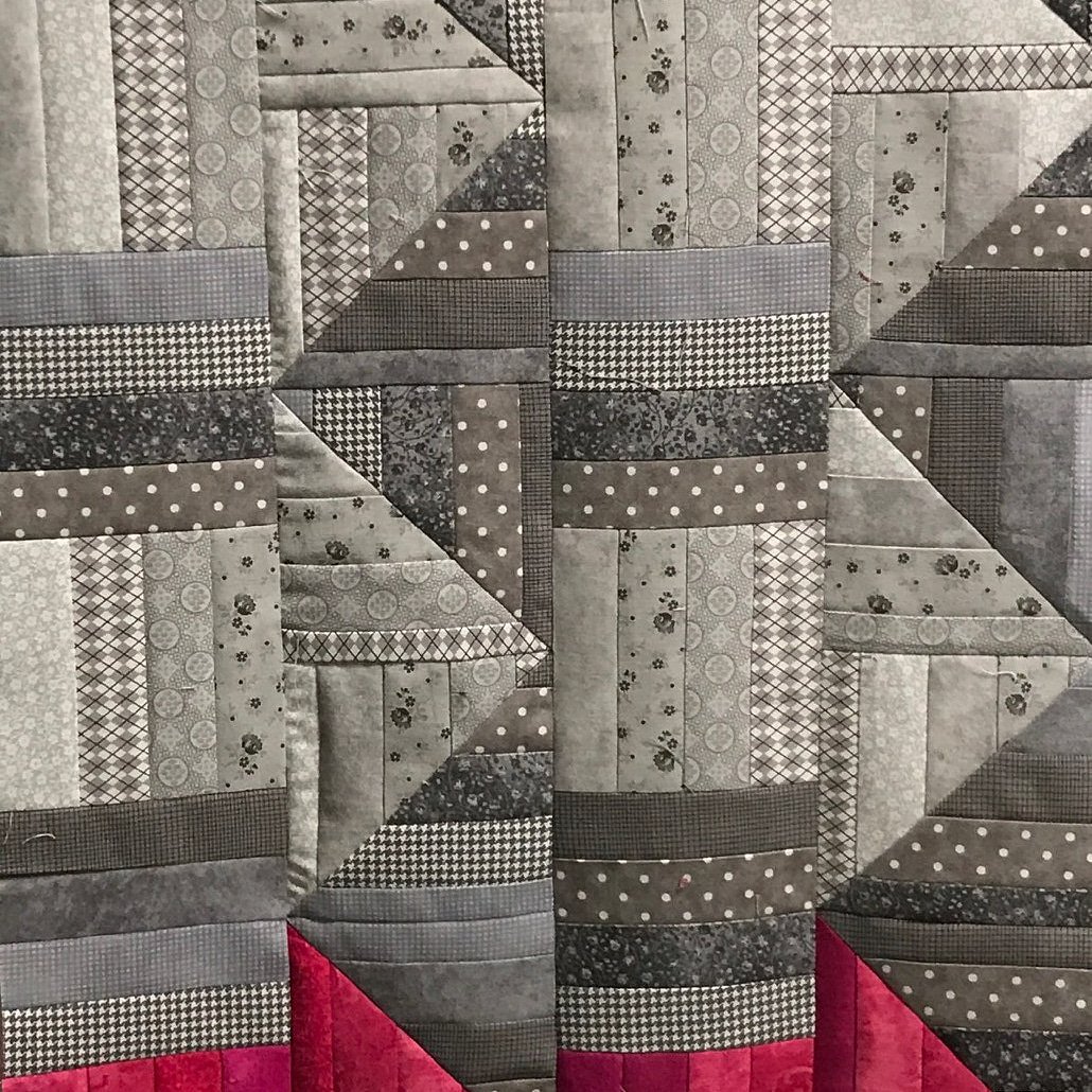GenesisDawn1's tweet photo. Four rows done.  Moving on... almost there.  https://t.co/GEIKyOOqdB  Instagram gigidawn14 Twitter genesisdawn1  #genesisdawn #quilts #quiltclasses #quiltteacher #learntoquilt #inspiration #quilting #quiltingclass #texasquilters #quilted #sanantonioquilter https://t.co/sD8nGMgzg6