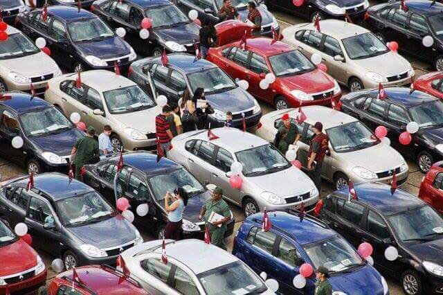 wfloresvp's tweet photo. #7Ene Un país en la miseria y los verdugos del pueblo celebran día de reyes regalando autos q compran conciencias para arremeter contra el ciudadano con el dinero que alimentaría y daría medicinas #NoMasDictadura https://t.co/V9e8SaOxmQ