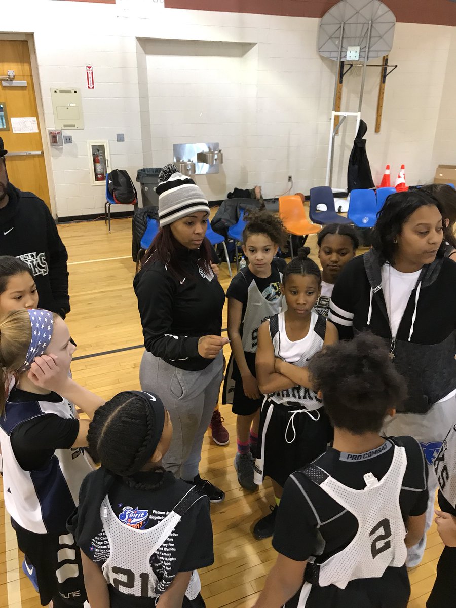 CoachTYwhs's tweet photo. @shane_njsparks @NewJerseySparks @Shaybadd002 S/O to @Shaybadd002 !! Definitely had the girls getting after it.. If they only knew that the platform exist because she wanted to play ball.. #MegaDope https://t.co/skHmZpwFYb