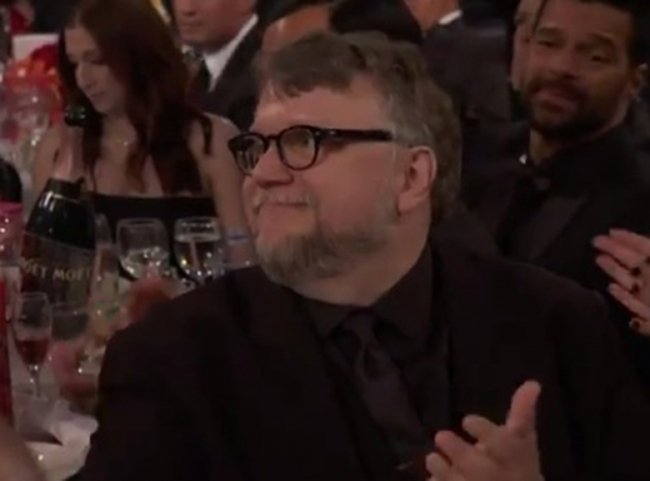 Guillermo del Toro se impone como mejor director en #GoldenGlobes bit.ly/2mauql3