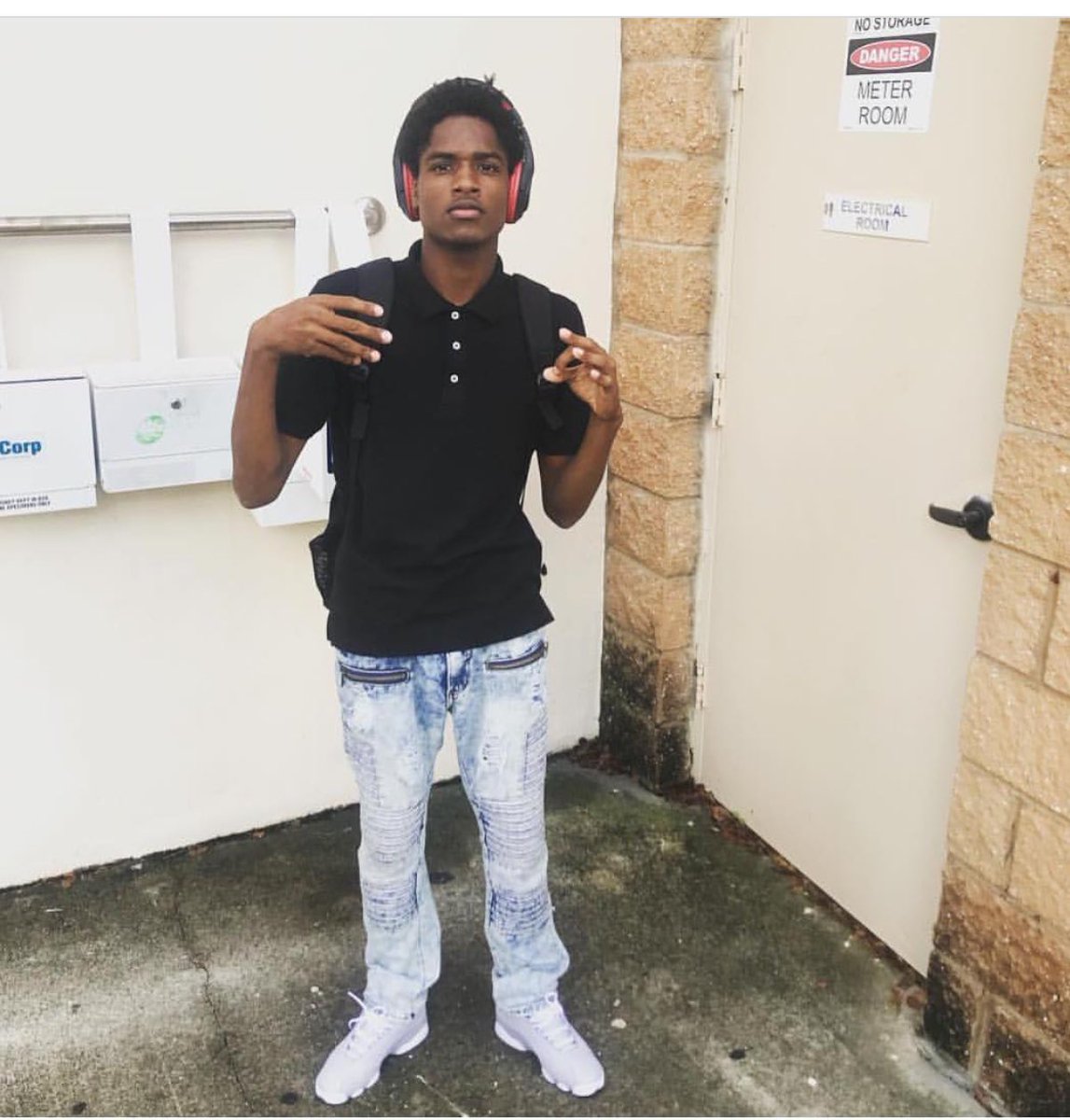ScottyPimpin2x's tweet photo. For now on everything I do is gone be for my cousin ๐ช๐๐ฏ #LONGLIVEETTY https://t.co/JBL60xcjW6