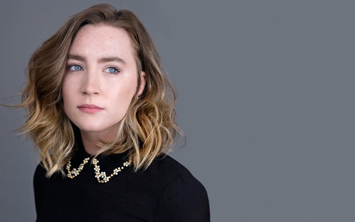 La ganadora del premio a mejor actriz de musical o comedia es para:
Saoirse Ronan, en la profunda y sufrida "Lady Bird". 👏#GoldenGlobes2018