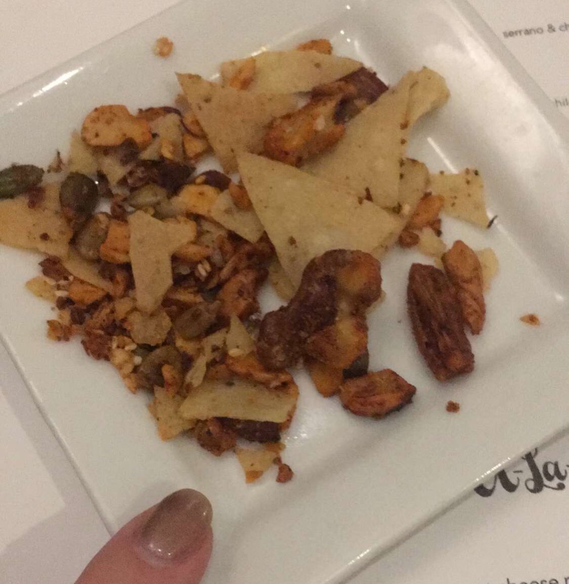 ElemayoROFL's tweet photo. Went to some hole in the wall Mexican Fine-Dining place. They brought us a plate of nuts and chips. 😐😐😐 https://t.co/eICxnYpkC4