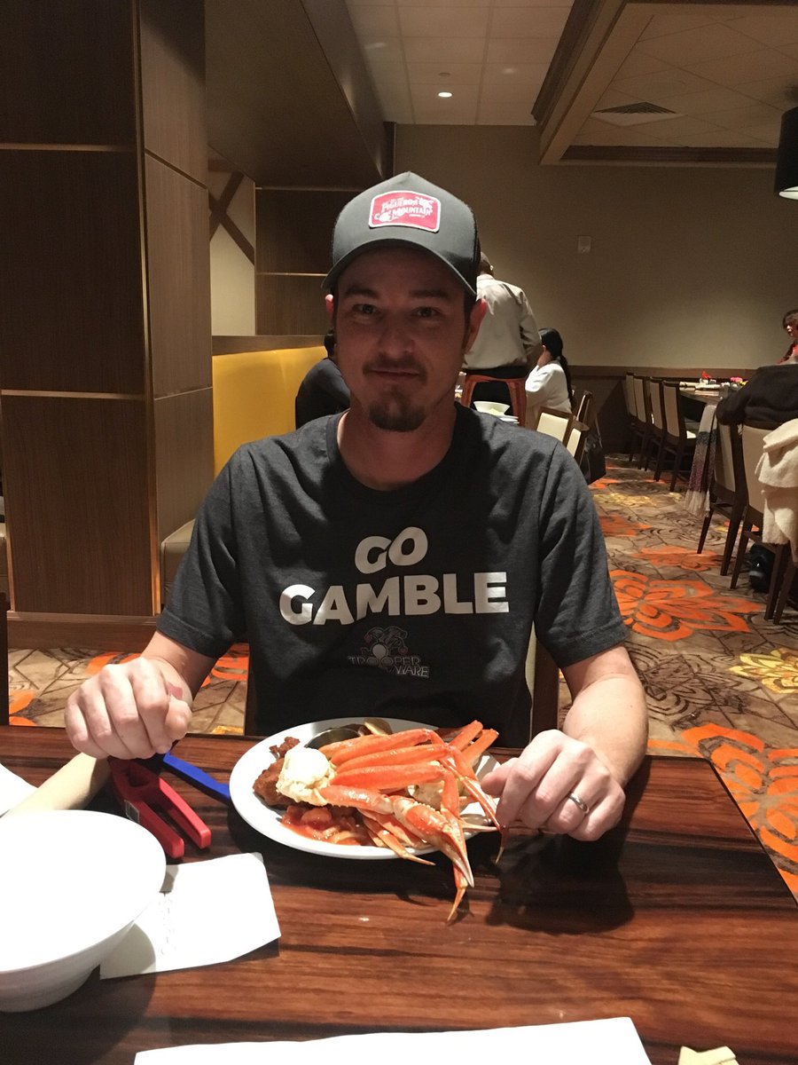 JoshuaGage805's tweet photo. Some buffet, the going to GO GAMBLE.
#trooperware #trooper97
@TheTrooper97 https://t.co/dUDuJ6pjIx