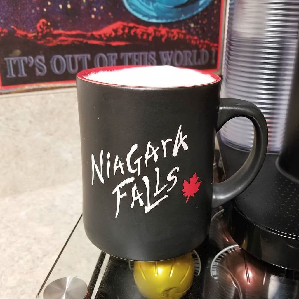 vr0d's tweet image. Birthday tea! In my favorite mug, because apparently I have a favorite mug now. ift.tt/2CPKlyB