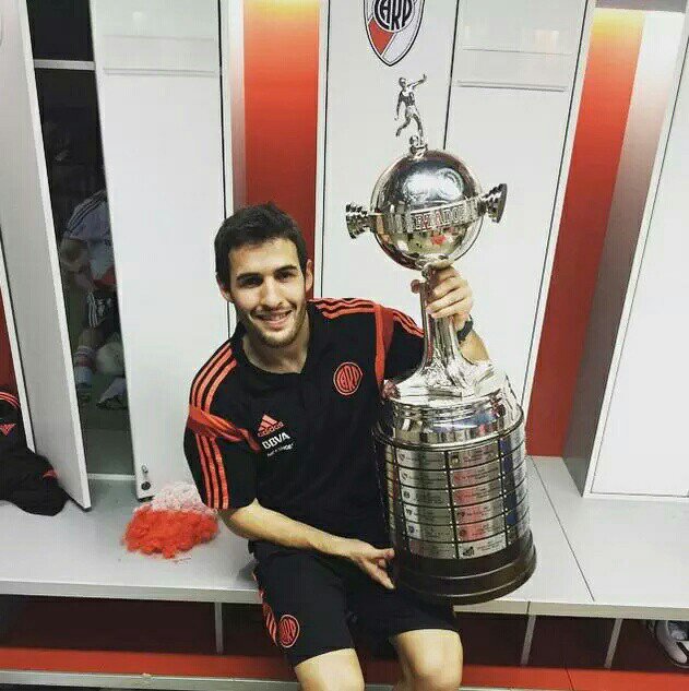 TodoRiver28's tweet photo. FELIZ CUMPLEAÑOS @mayadaoficial !!!

Que este nuevo año te llene de buenos momentos!!! Te los mereces!!! ⚪🔴⚪ #River

#SaludCamilo🥂 https://t.co/2E5PdFRLHp