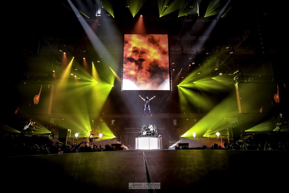 AnnetteHolloway's tweet photo. ๐ฅ@SKILLETmusic - @JohnLCooper ... I knew it! You DO have superpowers! ๐ต๐
#Skillet #SkilletMusic #WinterJam
๐ธยฉ @AnnetteHolloway #AHSkillet #AHSkilletMusic #AHWinterJam
https://t.co/AI7Js03IWt #UnleashedBeyond
#fly #ironman #JohnLCooper #rock #rocknroll #panheads https://t.co/KFhfRPw4xY