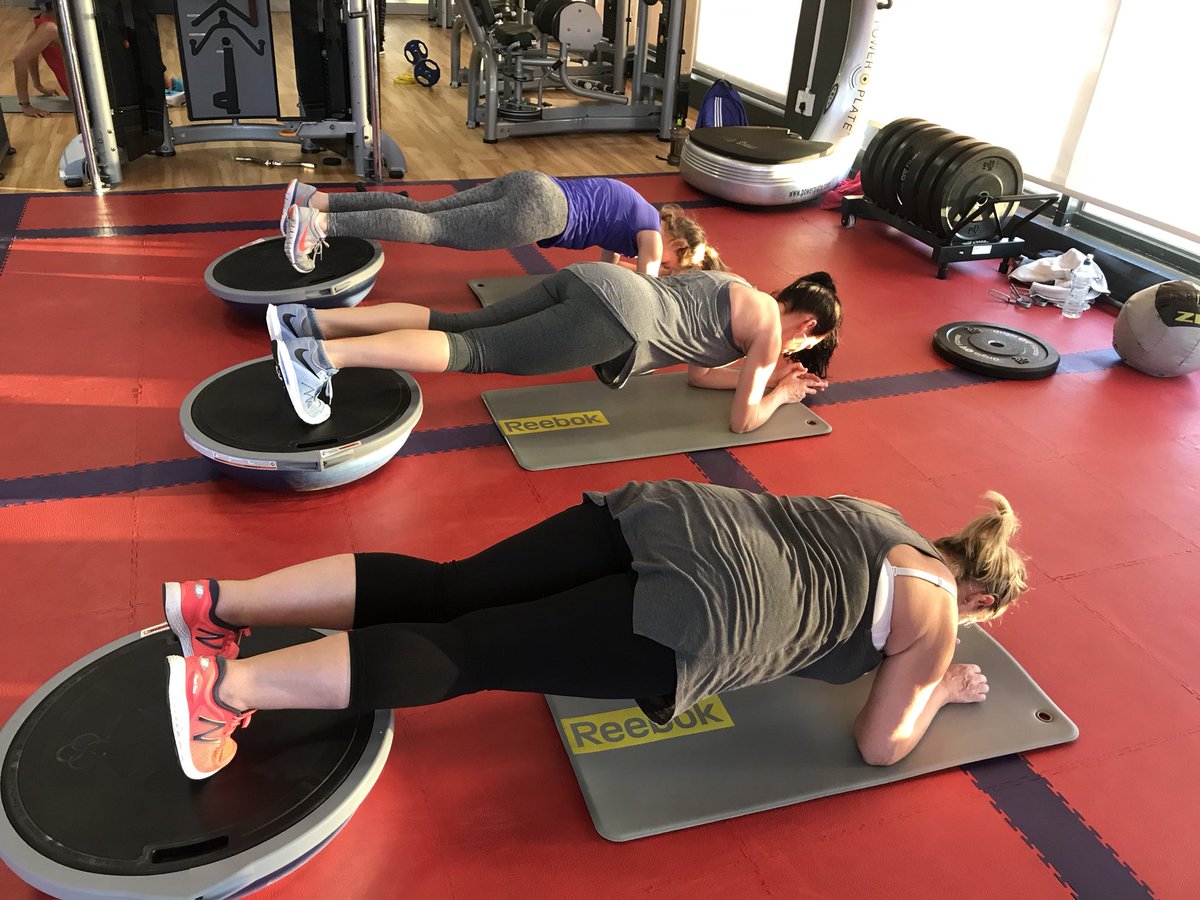 audas_vanschoor's tweet photo. Back 2 work ππ½ 2018 Working year is underway ππΎ #Plank #NeverMissAMonday #Neverdone #HereToCreate #StartWithAvs #WeAreAvsfitness https://t.co/MHykPMWEH0