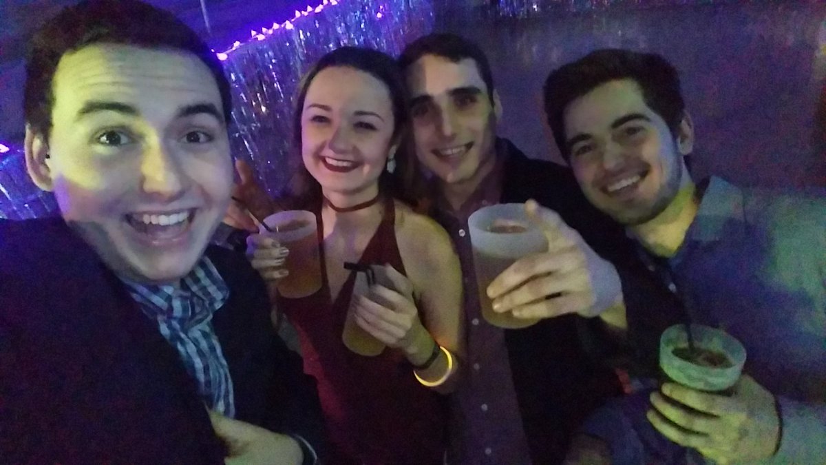 ArturRomero25's tweet photo. Bon any!! #objectiulalluna #BEST_ENGINEER https://t.co/aXwrrYOp5h