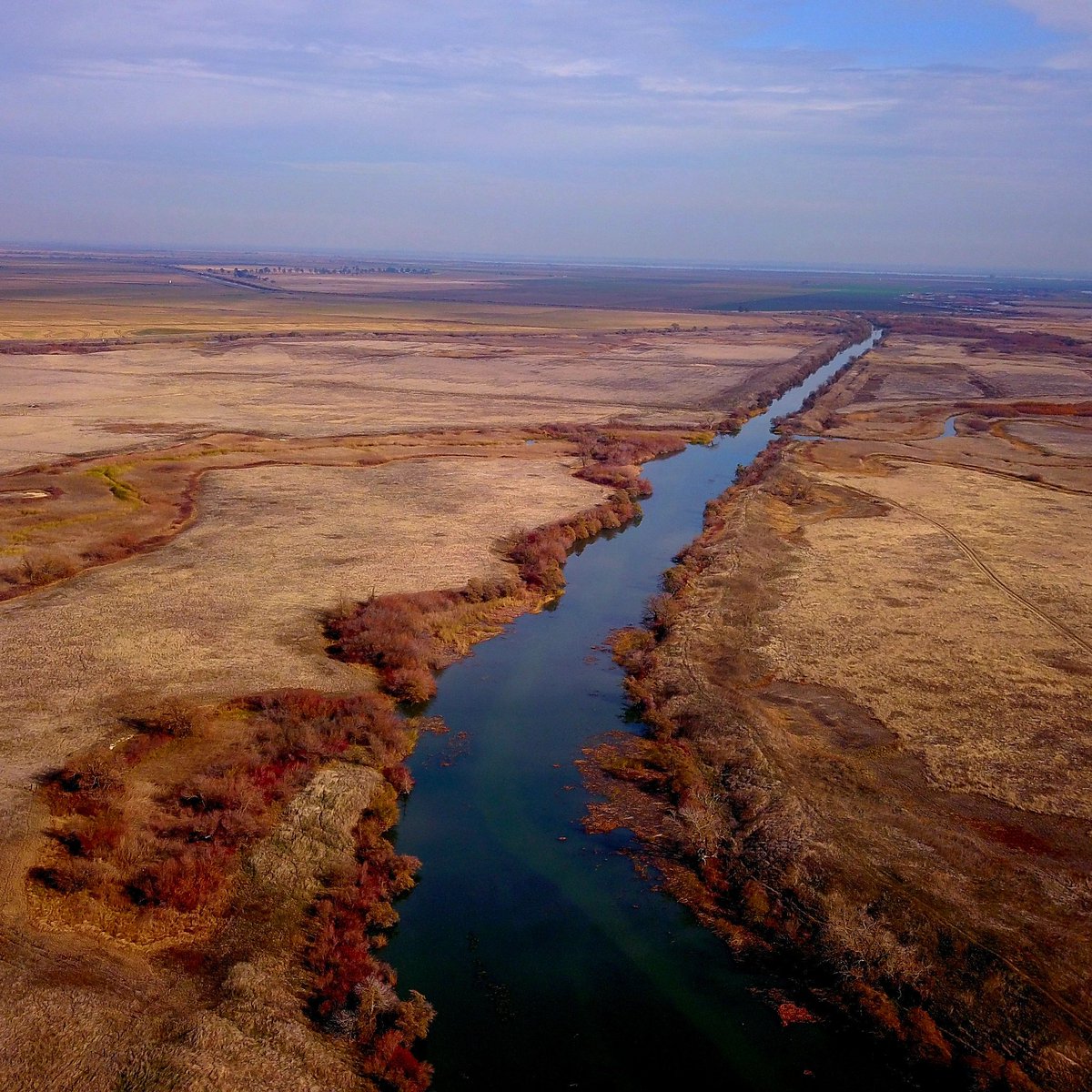 trriley5's tweet photo. The Salmon Hole π
#drone #dronelife #autonomousflight #arialphotography #mavicpro #djimavic #djimavicpro #mavmount #dji #EGOR #tacorcfilter #djigoggles #fpv #fpvdrone #flathat #decalgirl #microraptor #dronephotography #dronestagram #quadcopter #djiglobal #droneporn #focusfixer https://t.co/xOW6WKvXzR