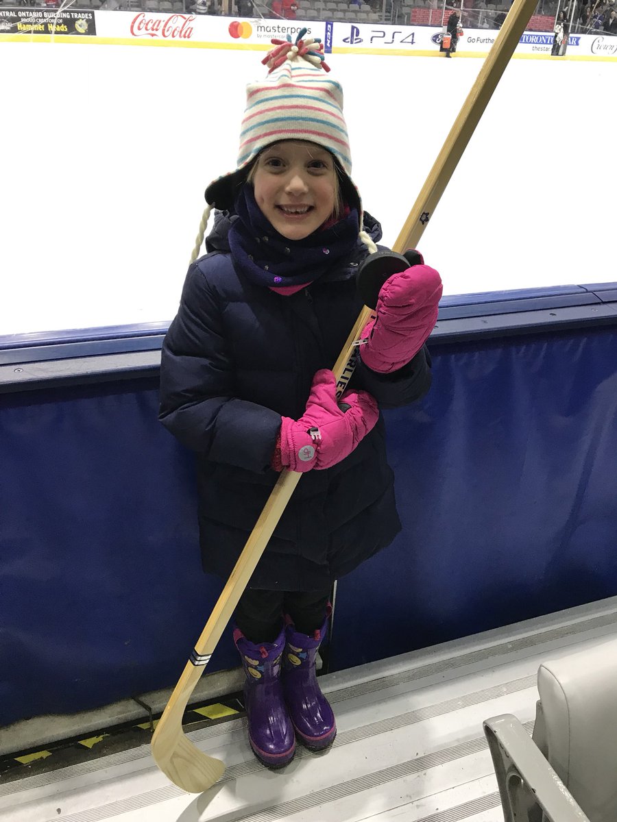 leilaharwood's tweet photo. Thanks Freddie Gauthier and @TorontoMarlies for the stick!
#marlies #firststarofthegame https://t.co/qPR7ycVRzH